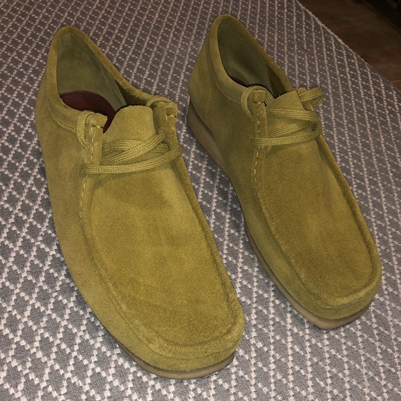 clarks wallabee khaki suede